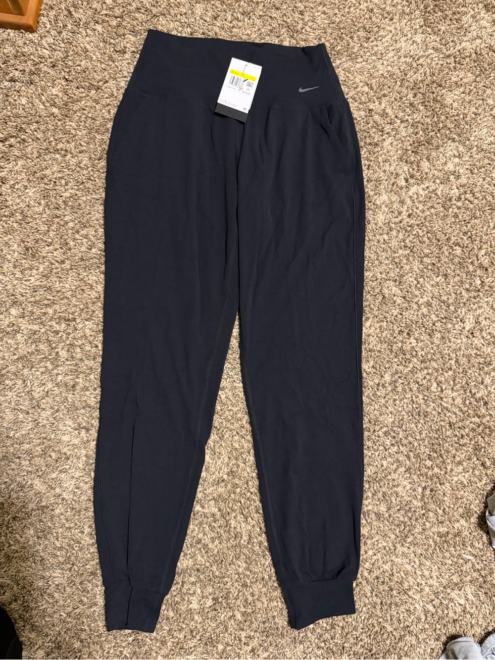Nike Zenvy Black High-Waist Joggers - Picture 3 of 5